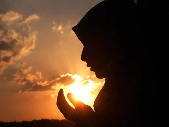 Ryada Namaz Klan Kadn Grmek